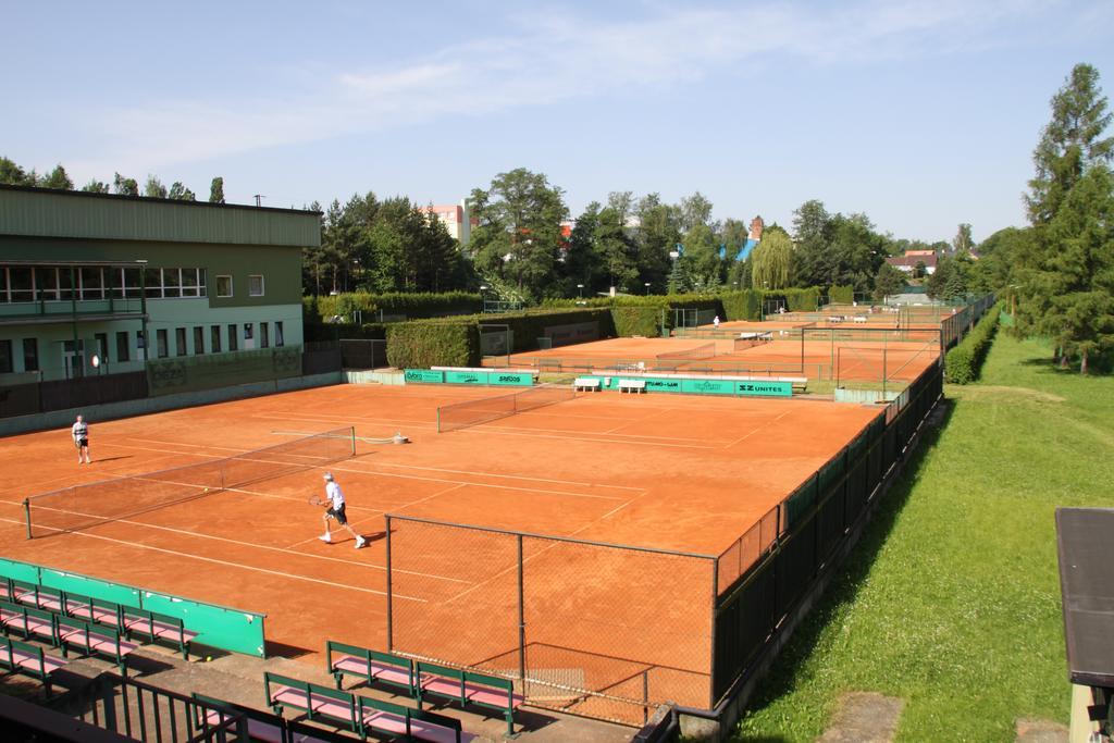 Penzion Tenis Klub Deza Valašské Meziříčí Zewnętrze zdjęcie